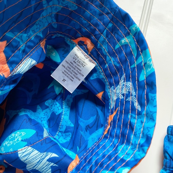 •UV Skinz• shark swim trunk/sun hat set - Picture 3 of 6